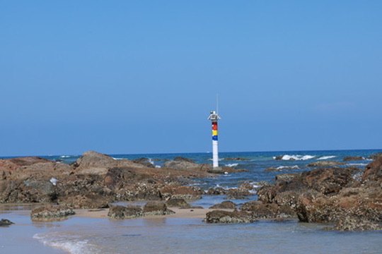 海边灯塔